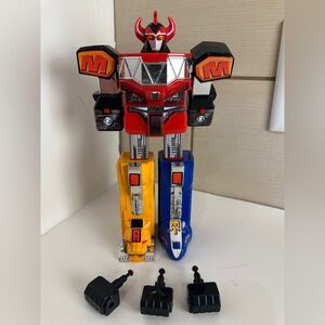 1991 Power Rangers Punching Fist 9" Megazord - Bandai